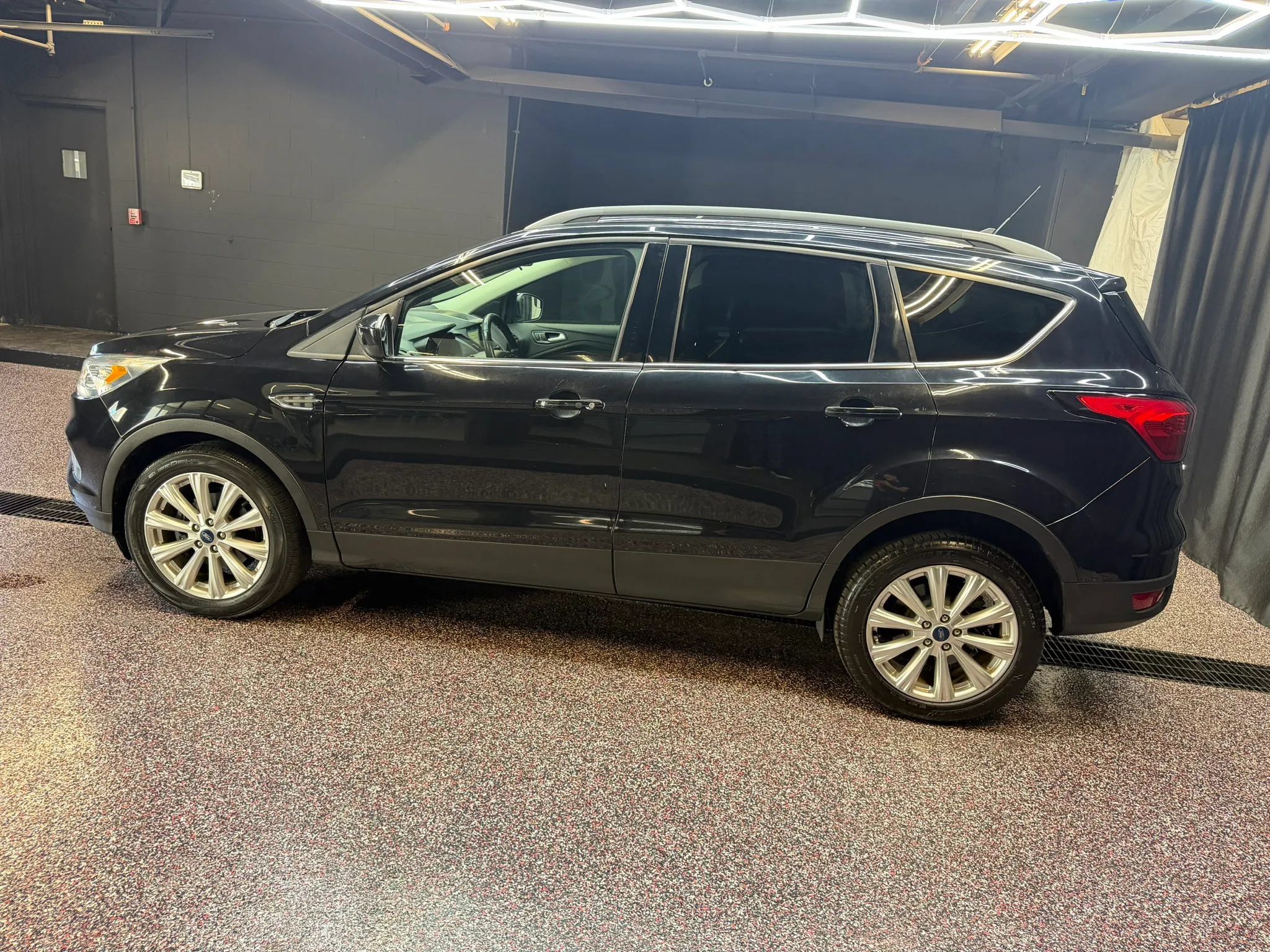 Used 2019 Ford Escape SEL FWD image 4