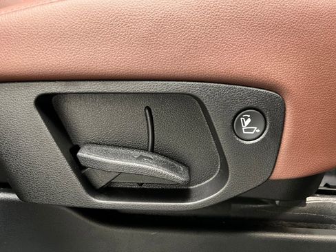 Used 2024 Kia Telluride EX w/ EX Captain's Chair Package image 19