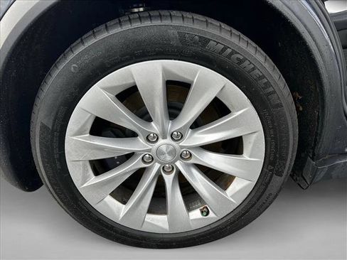 Used 2020 Tesla Model X Long Range image 23
