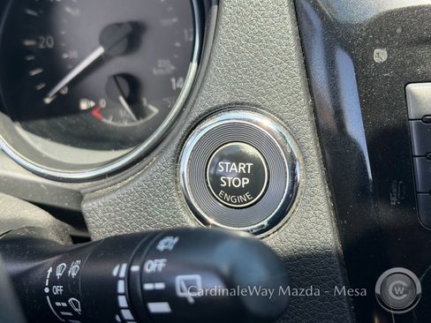 Used 2020 Nissan Rogue SV FWD image 31