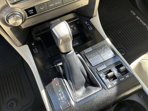 Used 2020 Lexus GX 460 Premium AWD/4WD image 26
