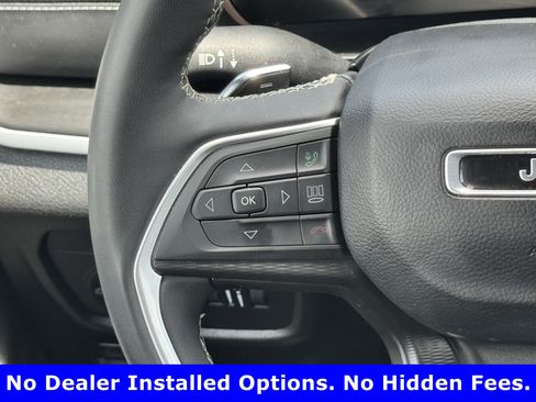 Used 2025 Jeep Grand Cherokee Altitude AWD/4WD image 13