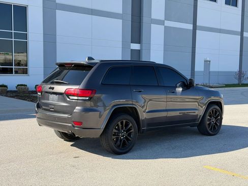 Used 2018 Jeep Grand Cherokee Altitude image 5