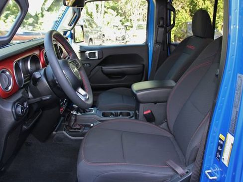 Used 2023 Jeep Wrangler Rubicon image 13