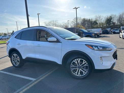 Certified 2020 Ford Escape SEL image 3