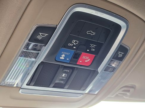 Used 2019 RAM 2500 Laramie AWD/4WD image 25