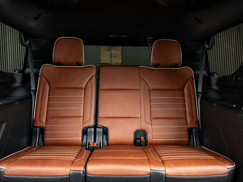 Used 2023 GMC Yukon Denali Ultimate image 36