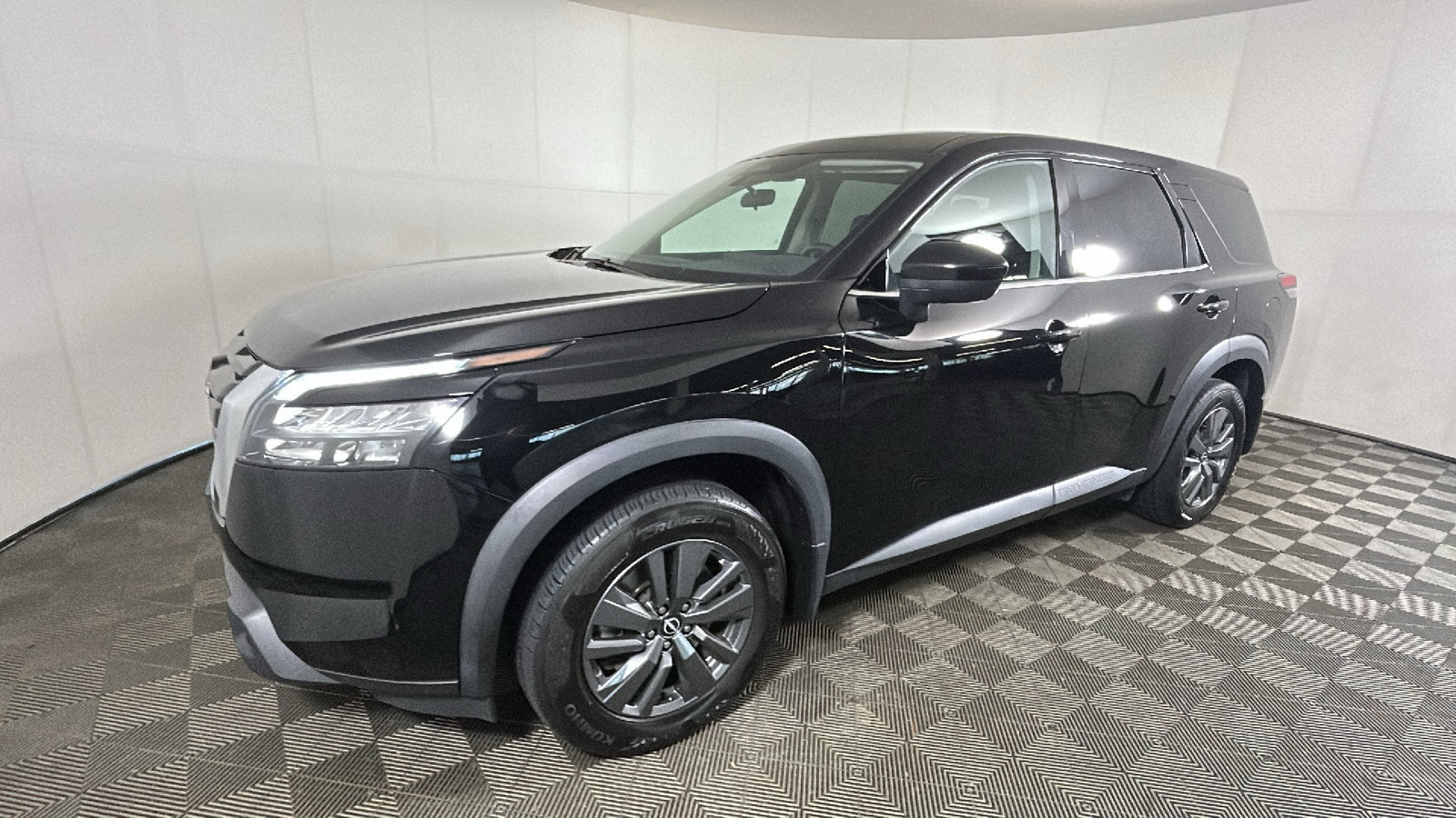 Used 2024 Nissan Pathfinder S AWD/4WD image 8