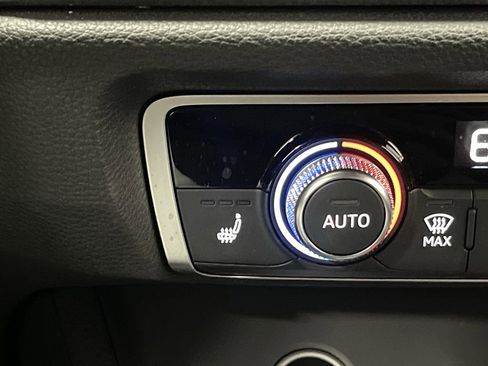 Used 2024 Audi Q3 2.0T Premium Plus w/ Premium Plus Package image 8