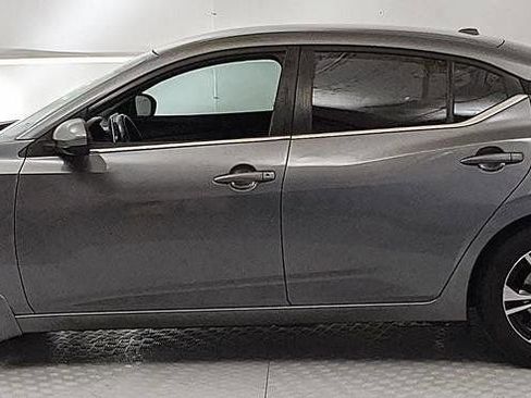 Used 2022 Nissan Sentra SV FWD image 5