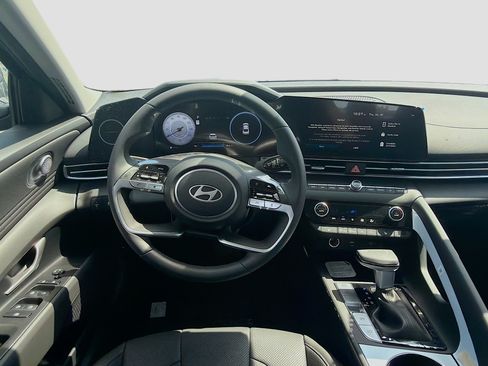 New 2026 Hyundai Elantra Limited FWD image 15