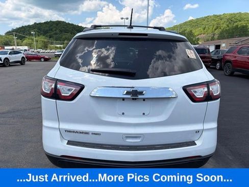Used 2017 Chevrolet Traverse LT w/ Style and Technology Package AWD/4WD image 9