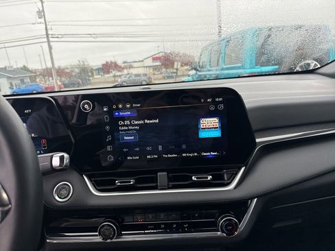 Used 2025 Chevrolet Equinox LT image 22