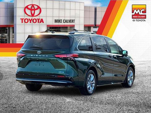 Certified 2026 Toyota Sienna Limited FWD image 5