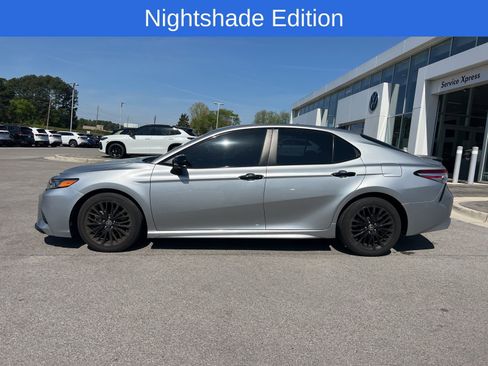 Used 2020 Toyota Camry SE image 3