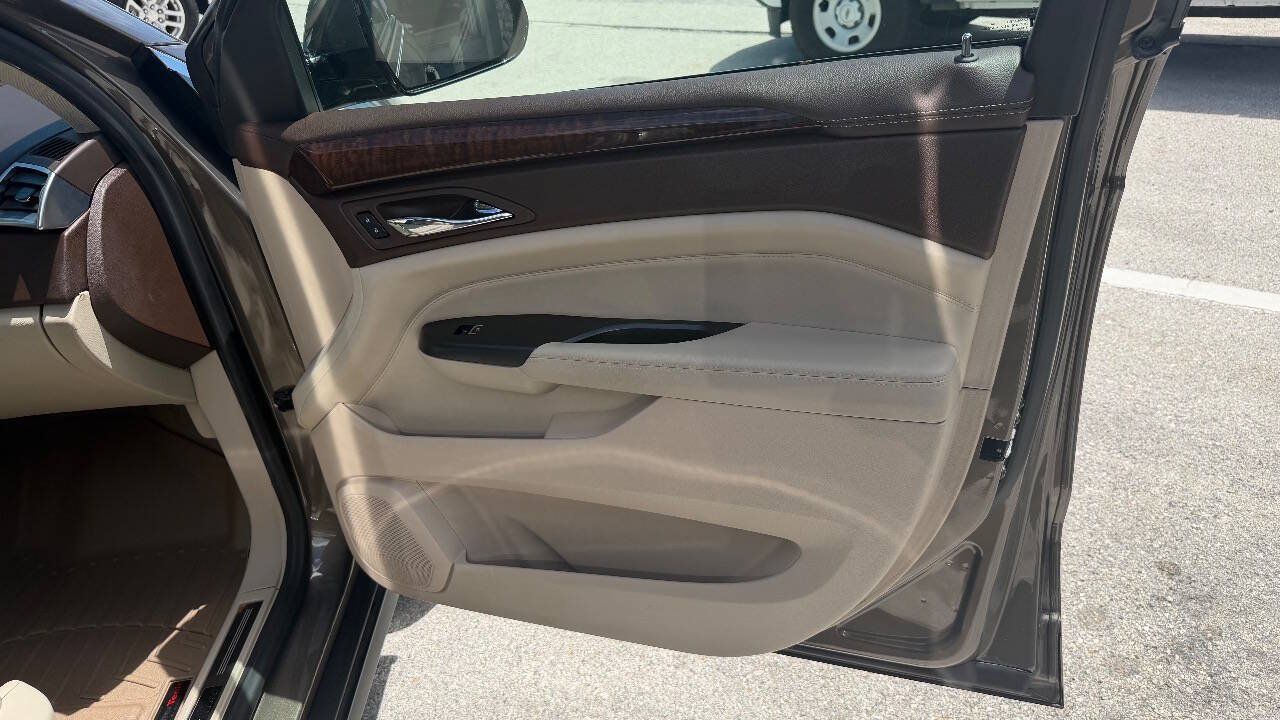 Used 2014 Cadillac SRX Luxury w/ Driver Awareness Package FWD image 20