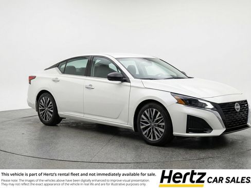 Used 2025 Nissan Altima 2.5 SV FWD image 1