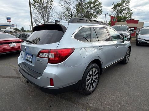 Used 2016 Subaru Outback 3.6R Limited AWD/4WD image 4