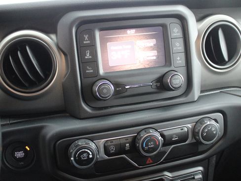 Certified 2021 Jeep Gladiator Sport image 19