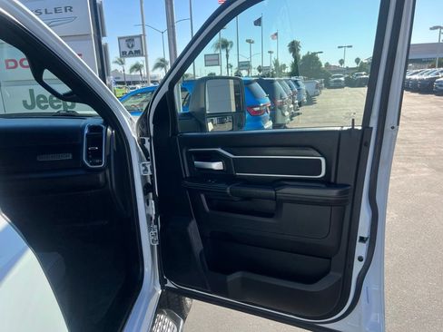 Used 2025 RAM 2500 Big Horn AWD/4WD image 18