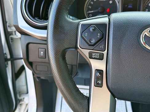 Used 2020 Toyota Tacoma SR5 image 33