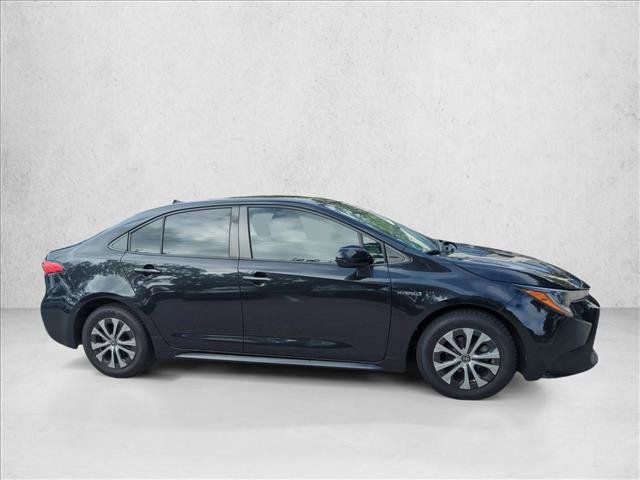 Used 2021 Toyota Corolla LE FWD image 4