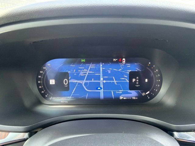 Used 2025 Volvo V60 B5 Cross Country Plus AWD/4WD image 3