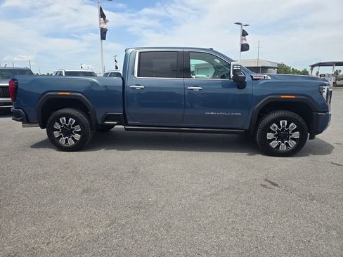 Used 2026 GMC Sierra 2500 Denali w/ Denali Reserve Package AWD/4WD image 4