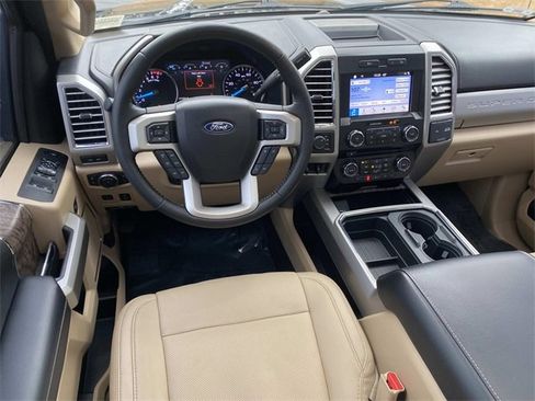 Certified 2017 Ford F250 Lariat w/ Lariat Ultimate Package image 16