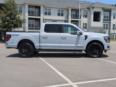 Used 2025 Ford F150 Lariat w/ Equipment Group 502A High AWD/4WD image 3