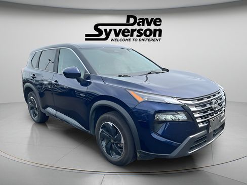 Used 2025 Nissan Rogue SV AWD/4WD image 3