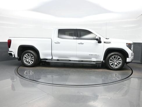 Used 2023 GMC Sierra 1500 Denali w/ Technology Package AWD/4WD image 7