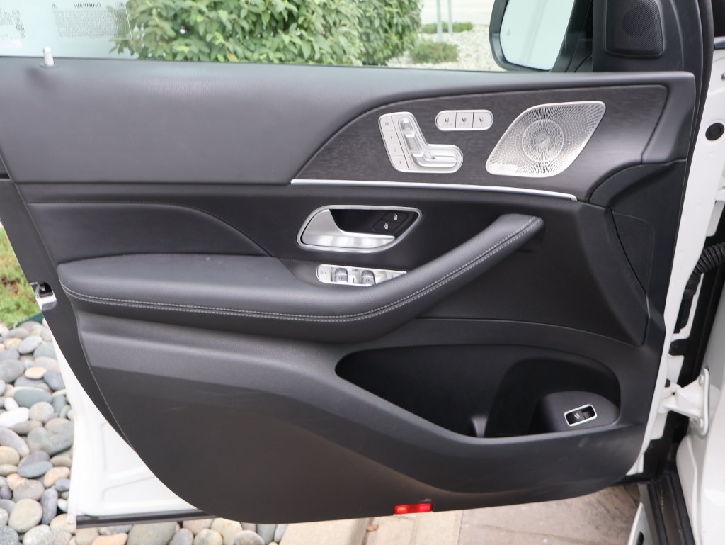 Used 2024 Mercedes-Benz GLS 450 4MATIC image 19