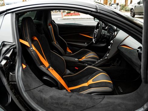 Used 2023 McLaren 720S Performance image 23