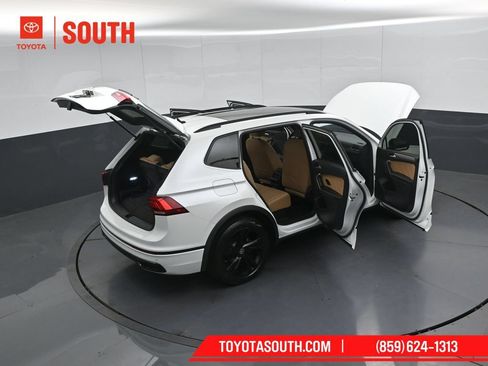 Used 2023 Volkswagen Tiguan SE R-Line FWD image 56