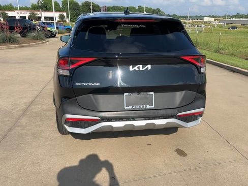 Used 2024 Kia Sportage EX FWD image 8