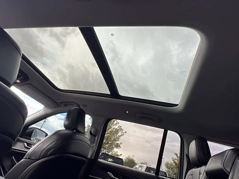 Certified 2022 Jeep Grand Cherokee Limited image 31