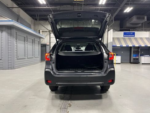 Used 2025 Subaru Outback Onyx Edition XT AWD/4WD image 11