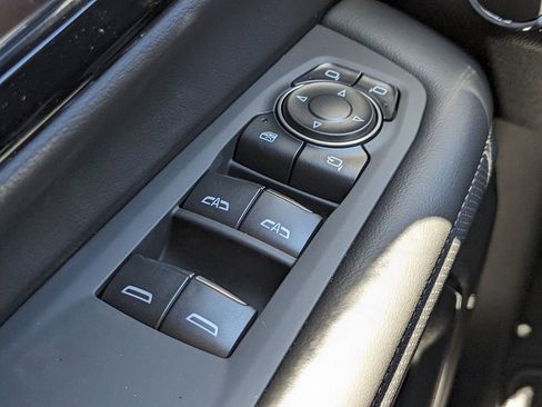 New 2025 Chevrolet Suburban Premier image 26