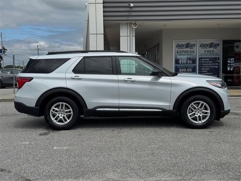 New 2025 Ford Explorer Active w/ Active Comfort Package image 2