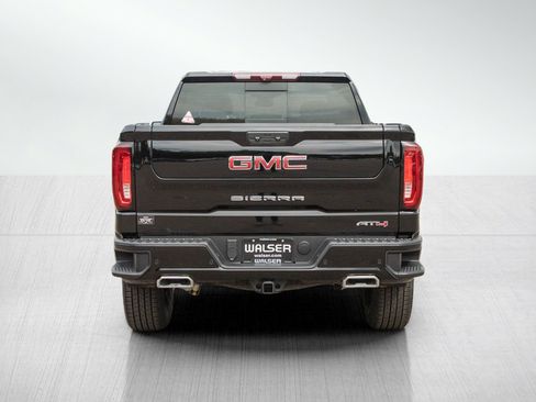 Used 2025 GMC Sierra 1500 AT4 w/ Technology Package AWD/4WD image 4