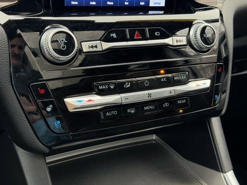 Certified 2022 Ford Explorer Limited w/ Limited Technology Package image 46