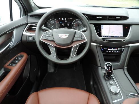 New 2026 Cadillac XT5 Premium Luxury image 14