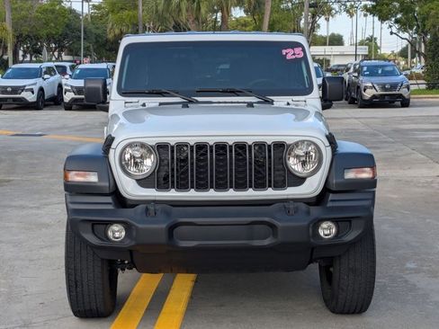 Used 2025 Jeep Wrangler Sport AWD/4WD image 2