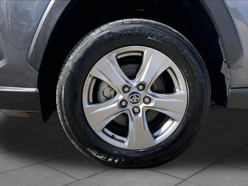 Used 2024 Toyota RAV4 XLE FWD image 11