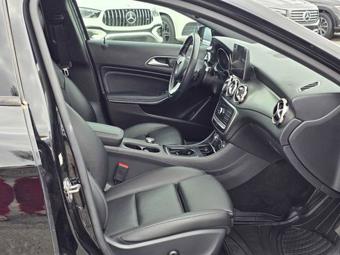 Used 2018 Mercedes-Benz GLA 250 4MATIC image 11