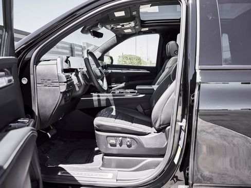 Used 2026 Cadillac Escalade V AWD/4WD image 36