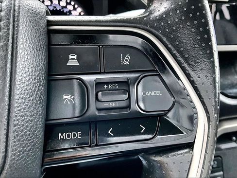 Used 2022 Toyota Tundra SR5 w/ SR5 Convenience Package AWD/4WD image 12