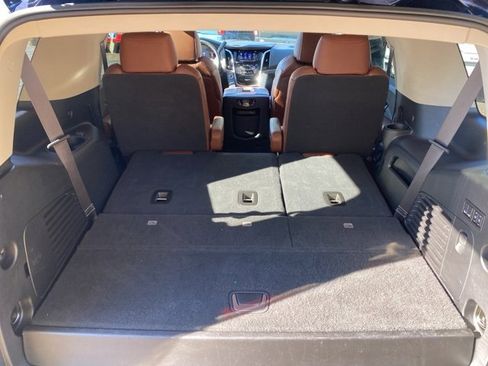 Used 2020 Cadillac Escalade Premium Luxury image 33
