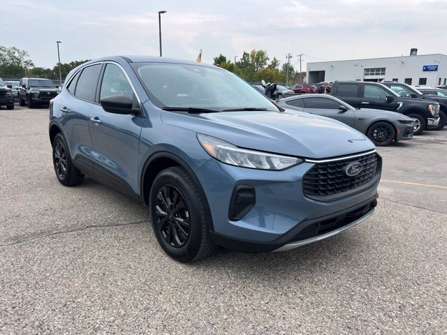 Certified 2024 Ford Escape Active AWD/4WD image 2
